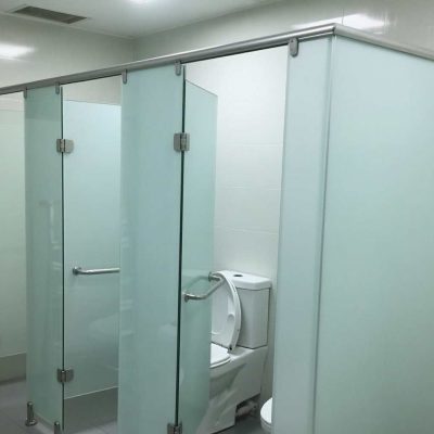Jual Pasang Partisi Toilet Kaca 3