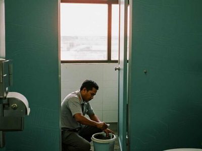 Toilet Cubicle Bandara 5