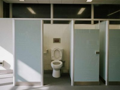 Toilet Cubicle Bandara1